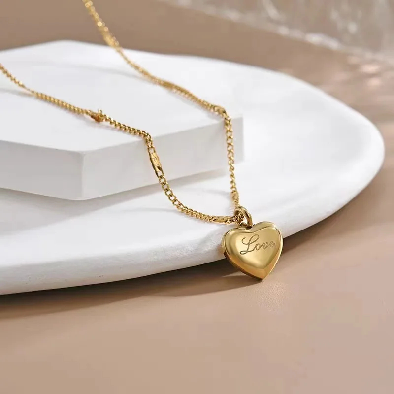 Leorria™ Heart of Gold Necklace – Pure, Simple, Beautiful