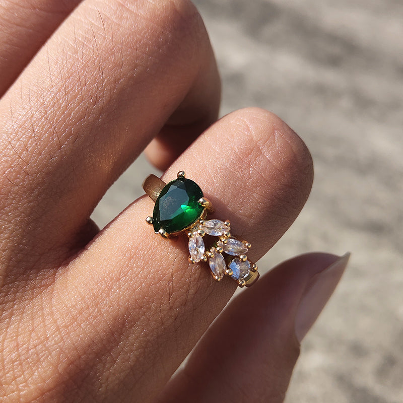 Leorria™ Emerald Crown Ring