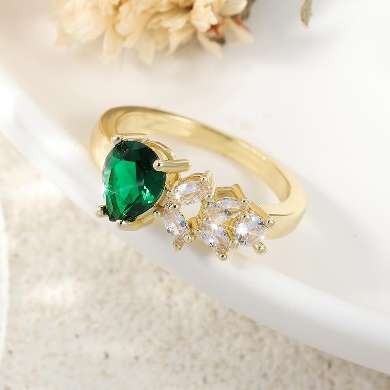 Leorria™ Emerald Crown Ring