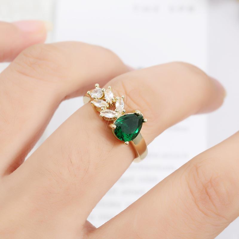 Leorria™ Emerald Crown Ring